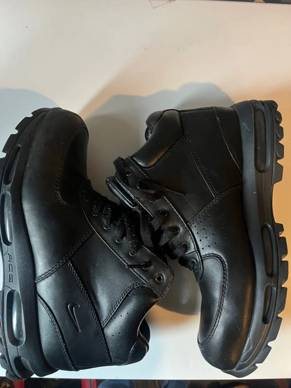 Nike Men’s ACG Boots 10